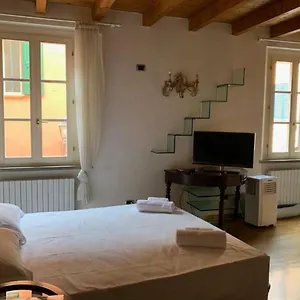 Whouse Gold Towers Apartamento