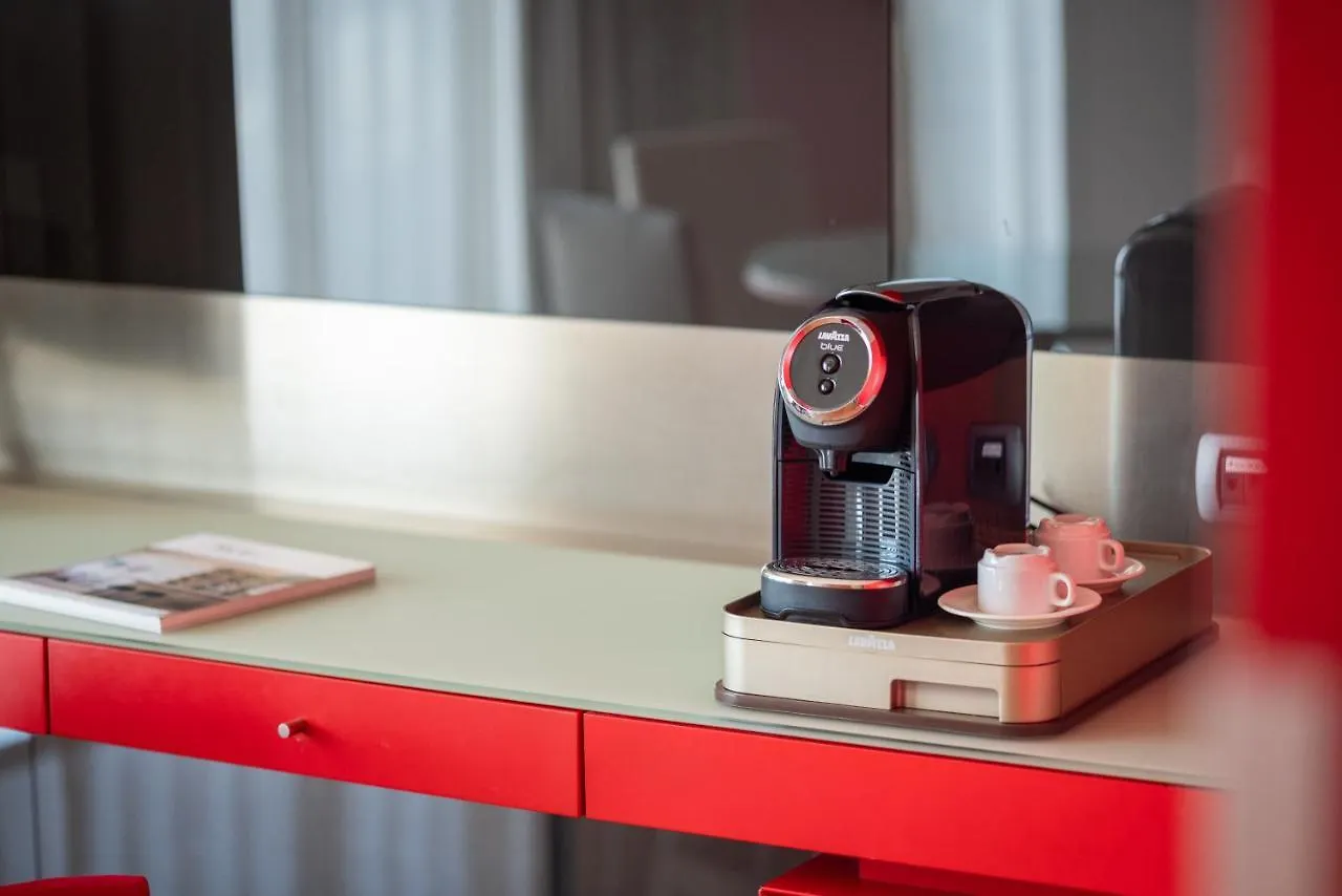 ****  Una Hotels Bologna Centro Италия