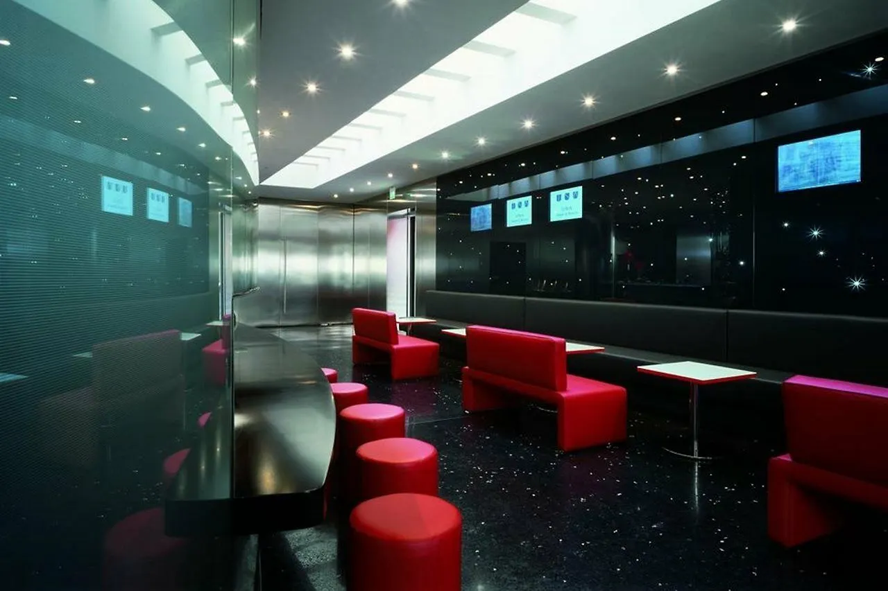 Una Hotels Bologna Centro 4*,